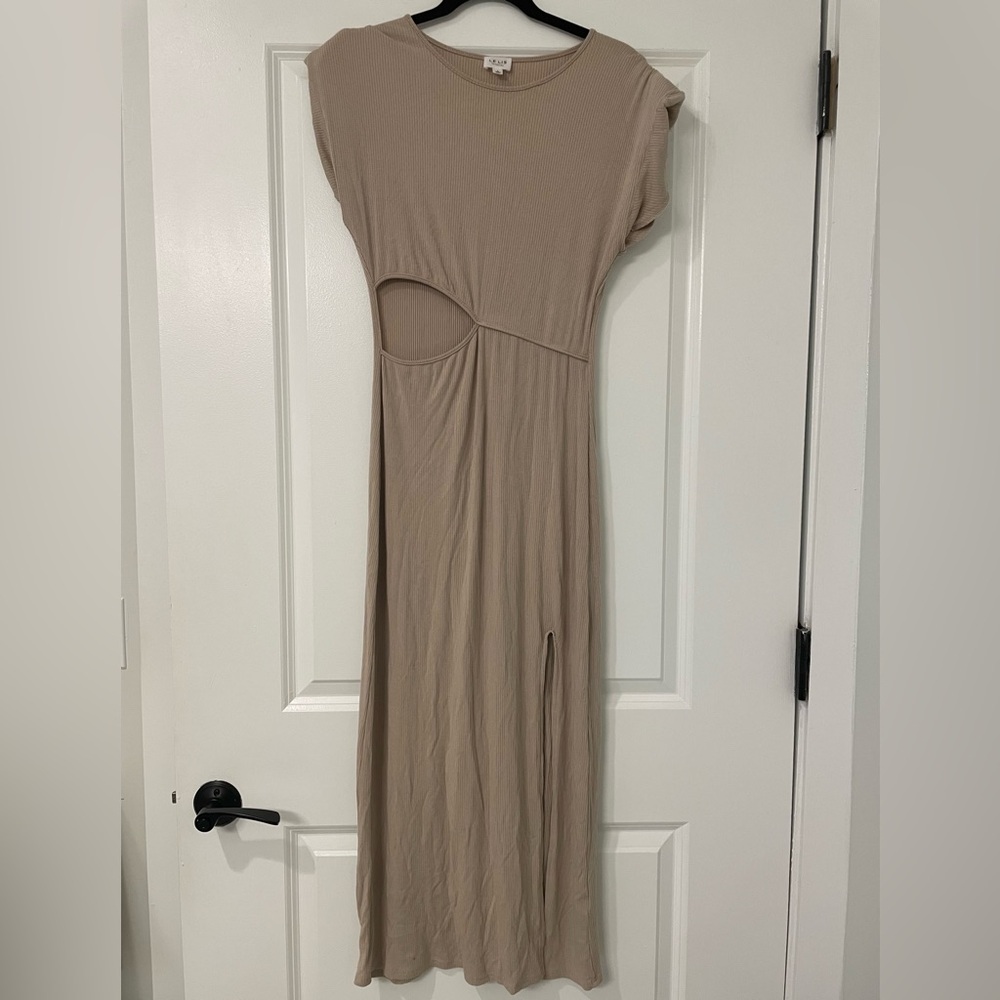 Le Lis Women's Padded Shoulder Maxi Dress